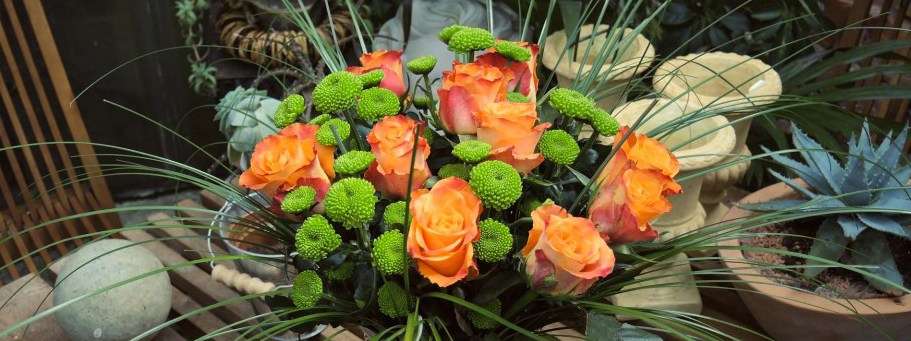 Laendliches Rosenwunder Rosen Santini Chrysanthemen Bärgras DIY Blumenstrauß