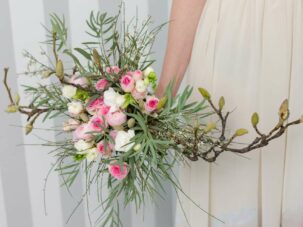 Frühlingshafte Magnolien-Hochzeit – Teil 1: Brautstrauß selber binden