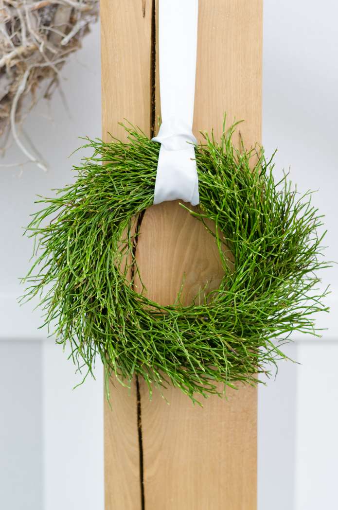 Frühlingskränze selber machen: 4 DIY-Kränze für Tisch und Tür