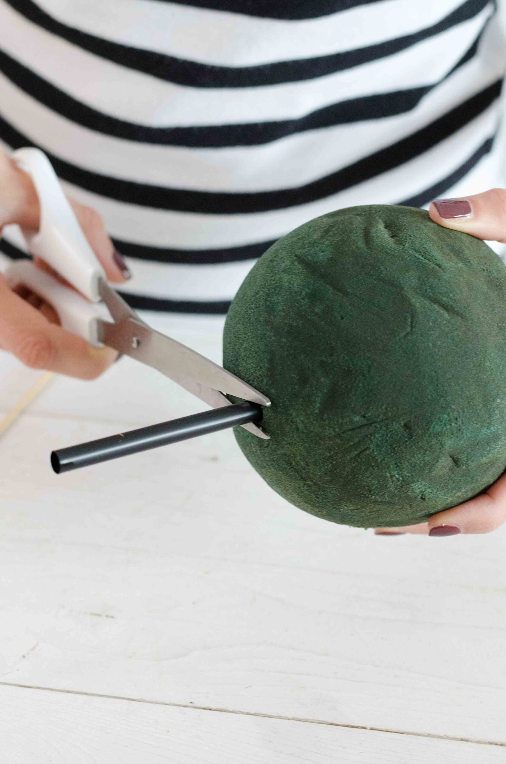 Hochzeit_Boho_Kugel_DIY_Strohhalm_Schere