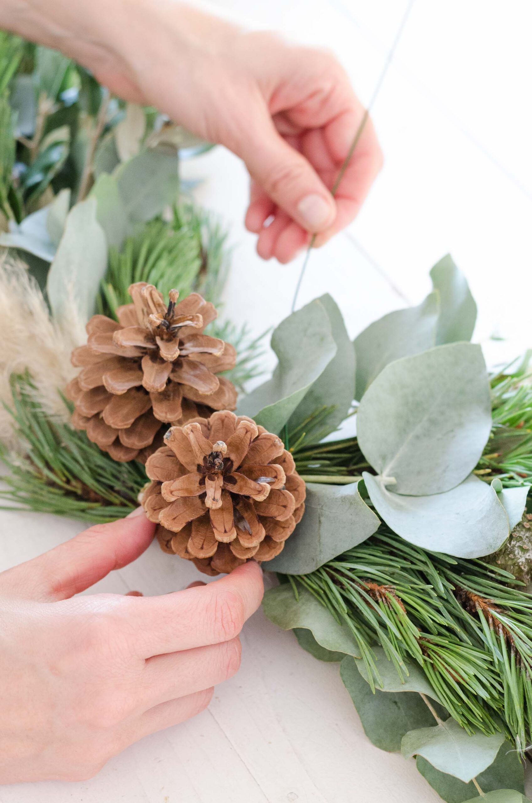 Advent_Boho_Kranz_DIY_Tannenzapfen_Draht
