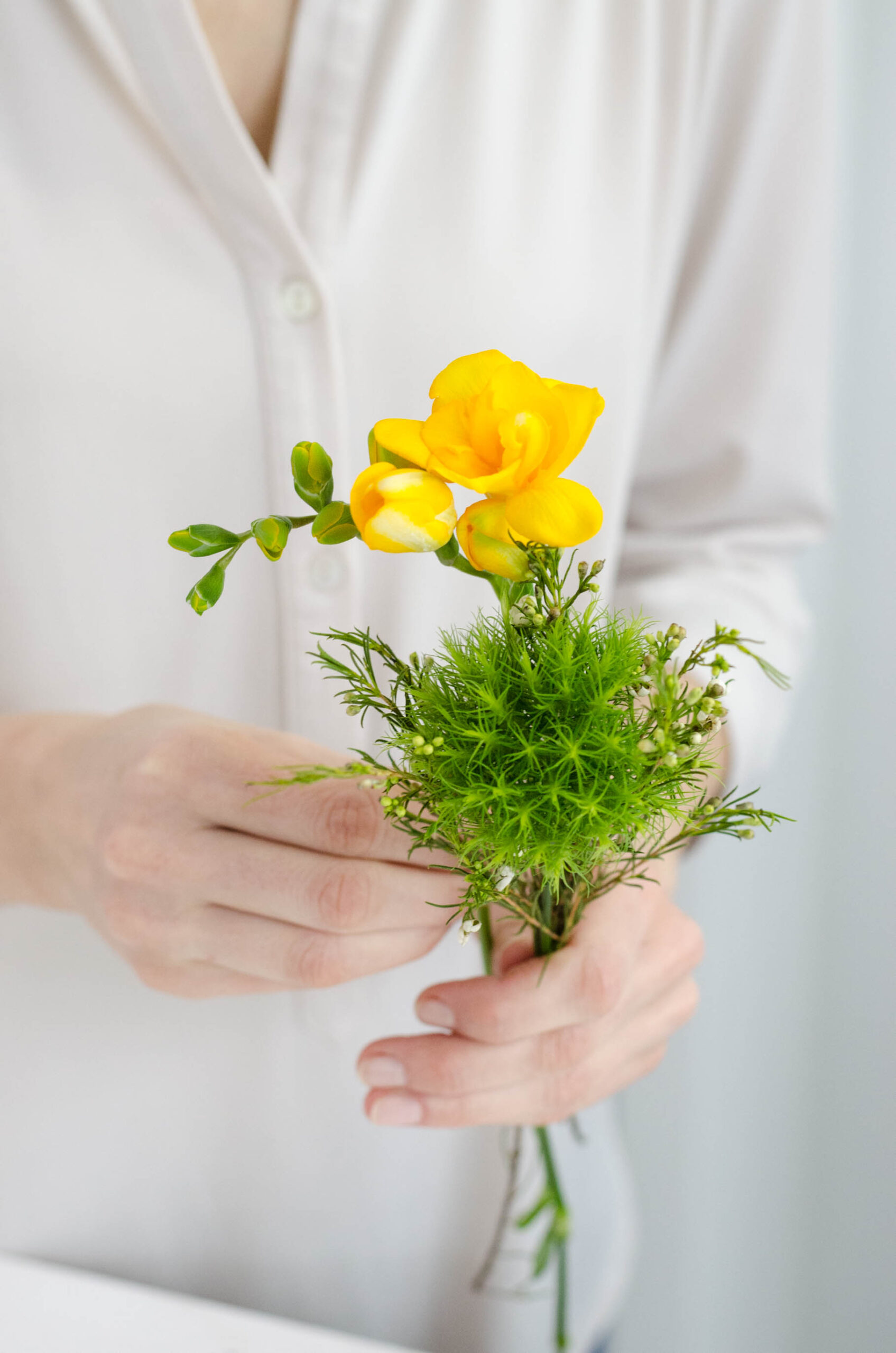 Hochzeit_Frühling_Brautstrauss_DIY_Freesie